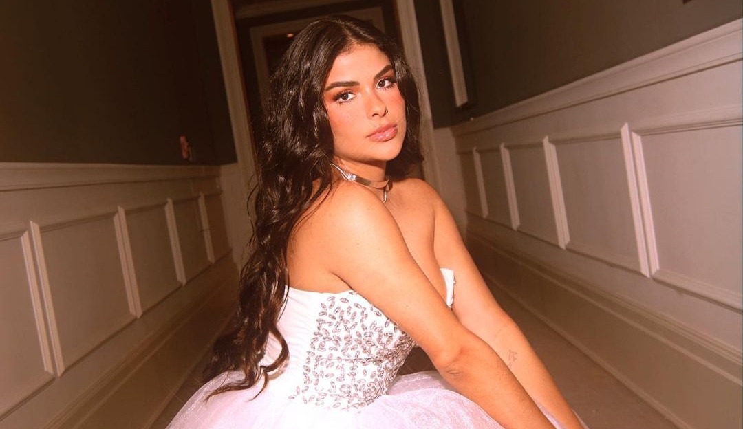 Munik Nunes compartilha nas redes o seu aniversário de festa junina