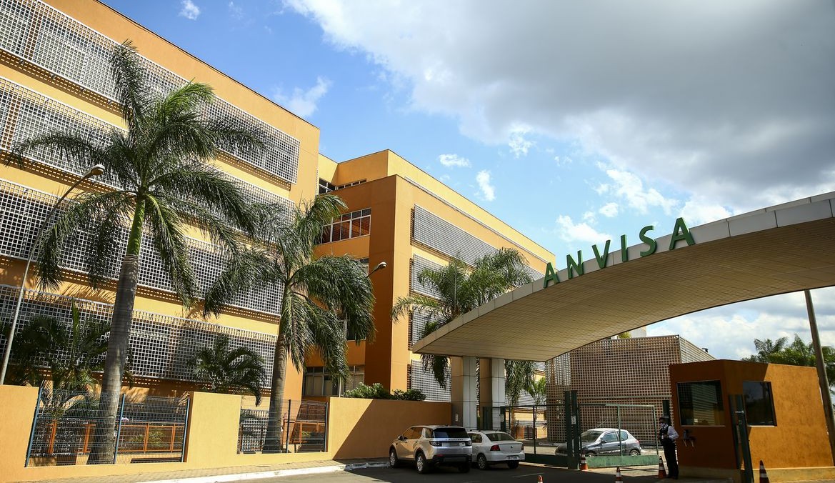 Anvisa proíbe a venda de suplementos emagrecedores comercializados pela internet