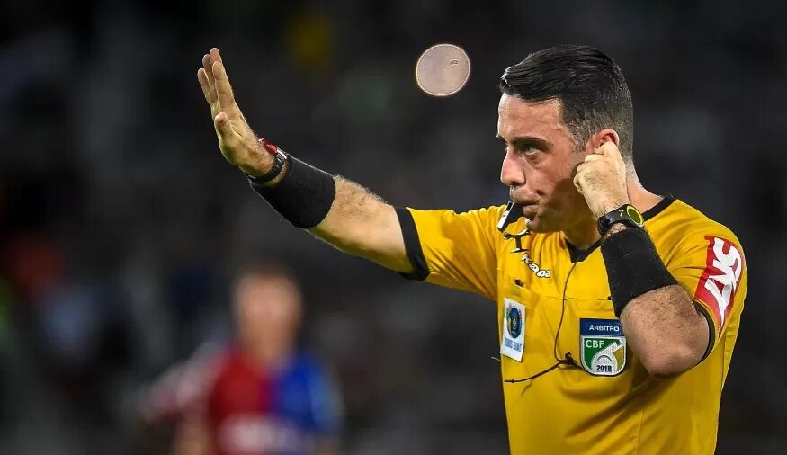 Árbitro Igor Benevenuto se declara gay: “Nós existimos e merecemos o direito de falar sobre isso”