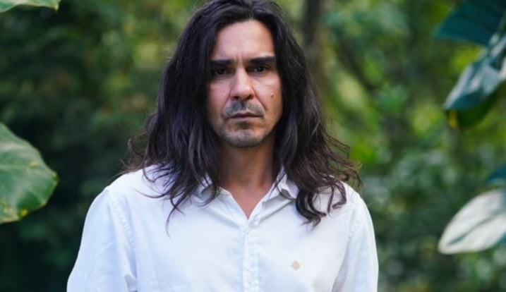 André Gonçalves sai com tornozeleira eletrônica depois de passar a noite na cadeia