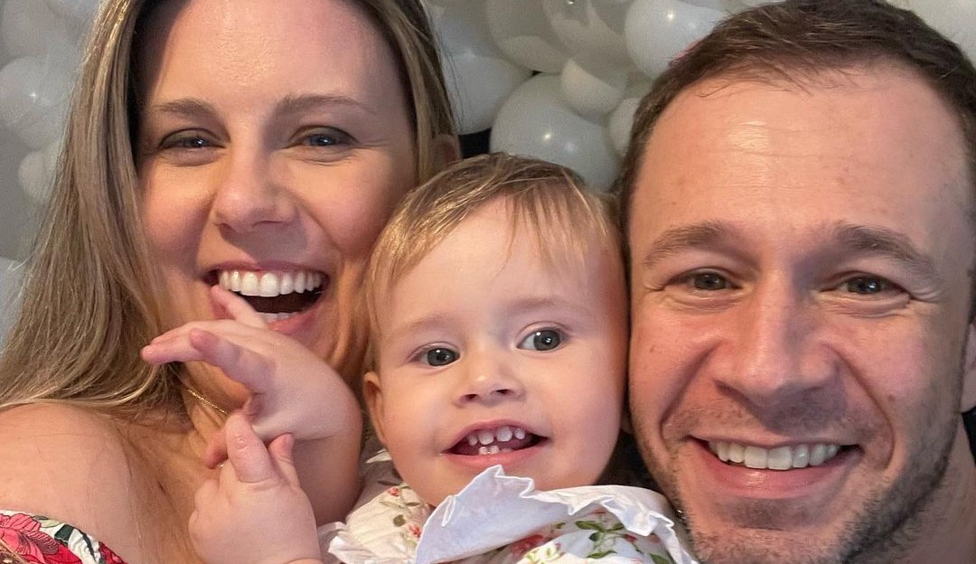 Daiana Garbin tranquiliza seguidores sobre tratamento da filha