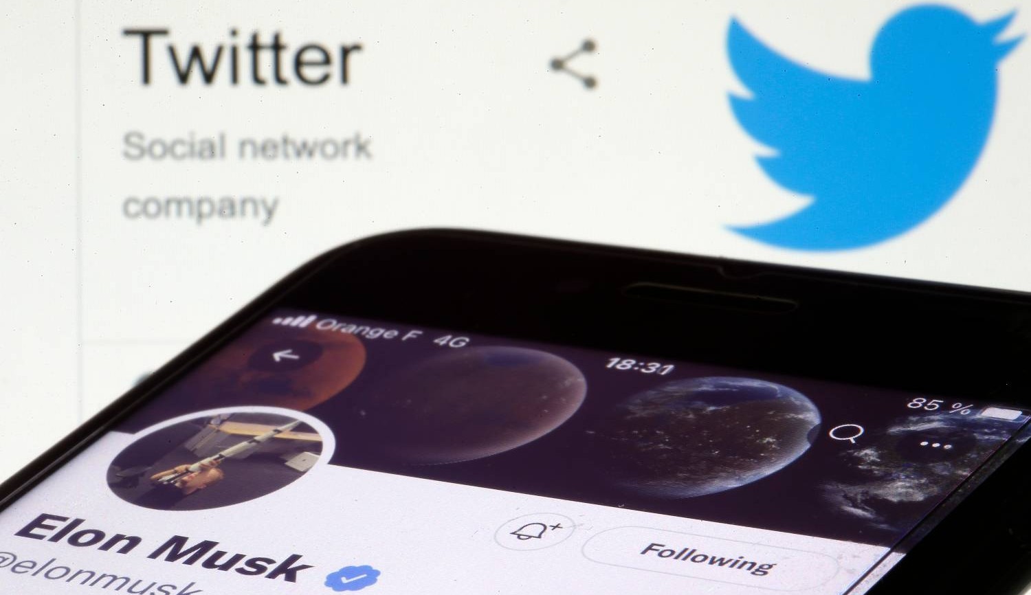 Ações do Twitter caem após decisão de Elon Musk