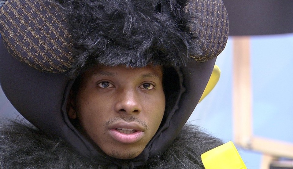 Internautas fazem vaquinha para ajudar Lucas Penteado a comprar casa para sua mãe