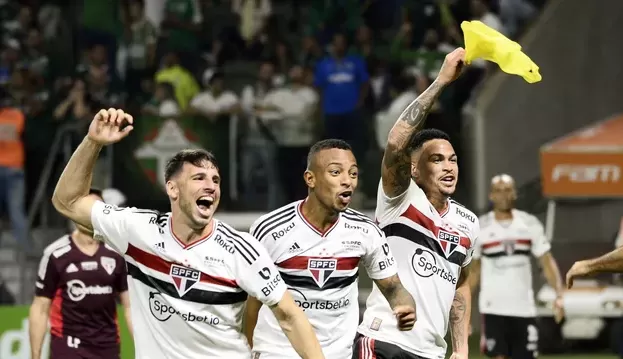 São Paulo vence Palmeiras nos pênaltis e avança na Copa do Brasil