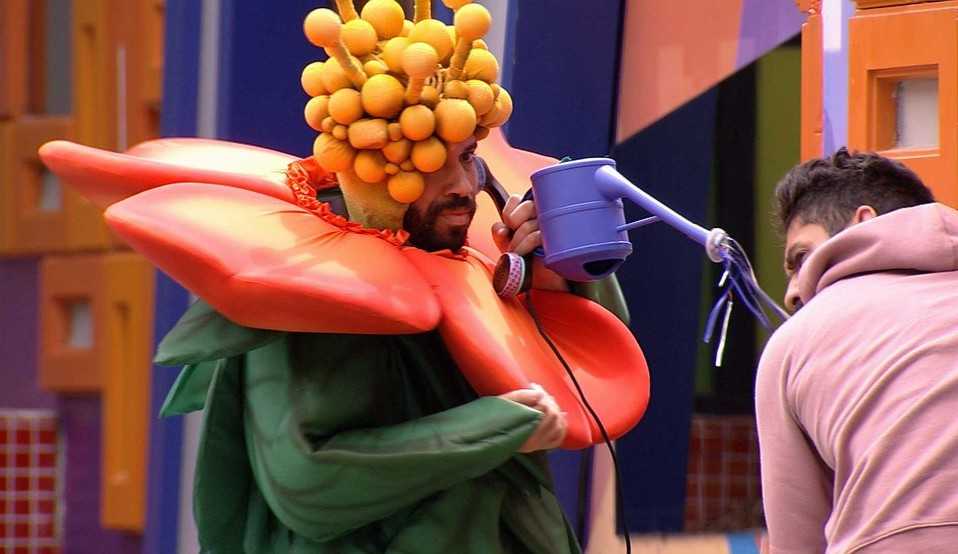 BBB 21: Gilberto atende o Big Fone, indica Karol Conká ao paredão e dá imunidade para Sarah