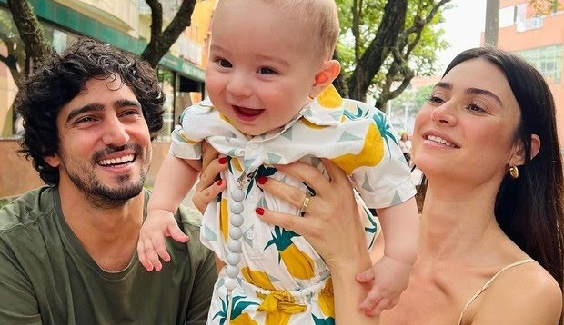 Em rede social, Thaila Ayla compartilha momento em família