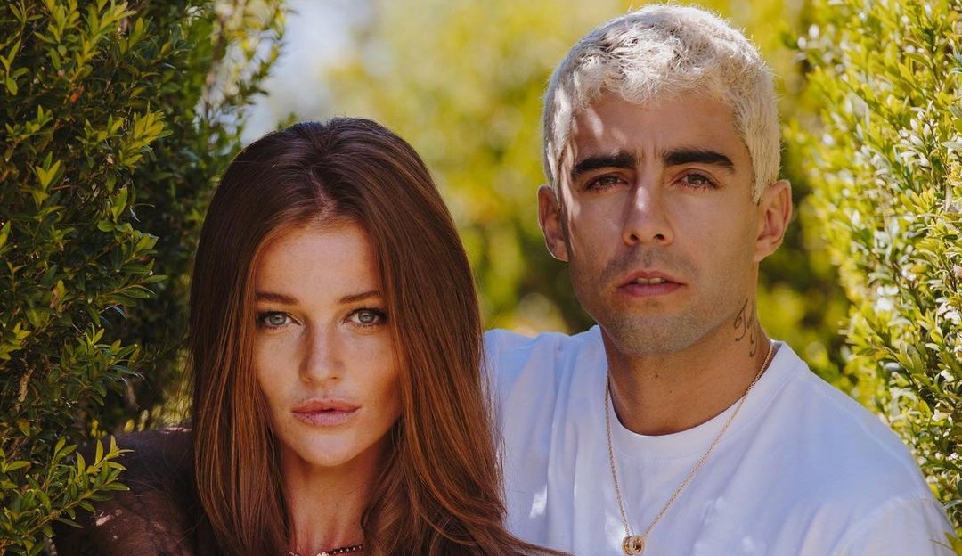 Ao lado de Pedro Scooby, Cintia Dicker, grávida de seu primeiro filho, aproveita praia na Bahia