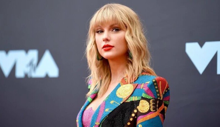 Taylor Swift alcança três bilhões de visualizações no Youtube e bate recorde com “Blank Space”