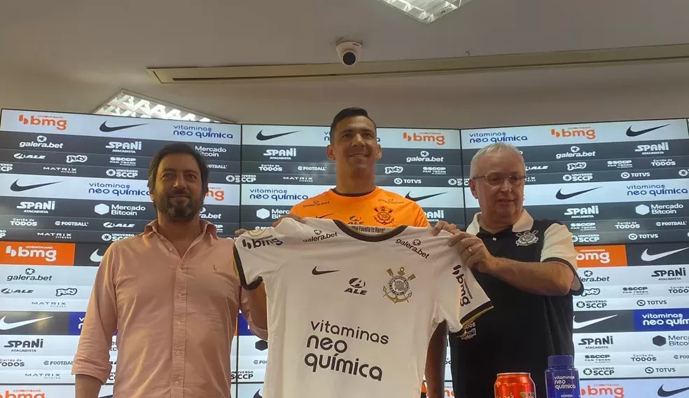 Balbuena é apresentado no Corinthians e afirma: “Parece que nunca saí daqui”