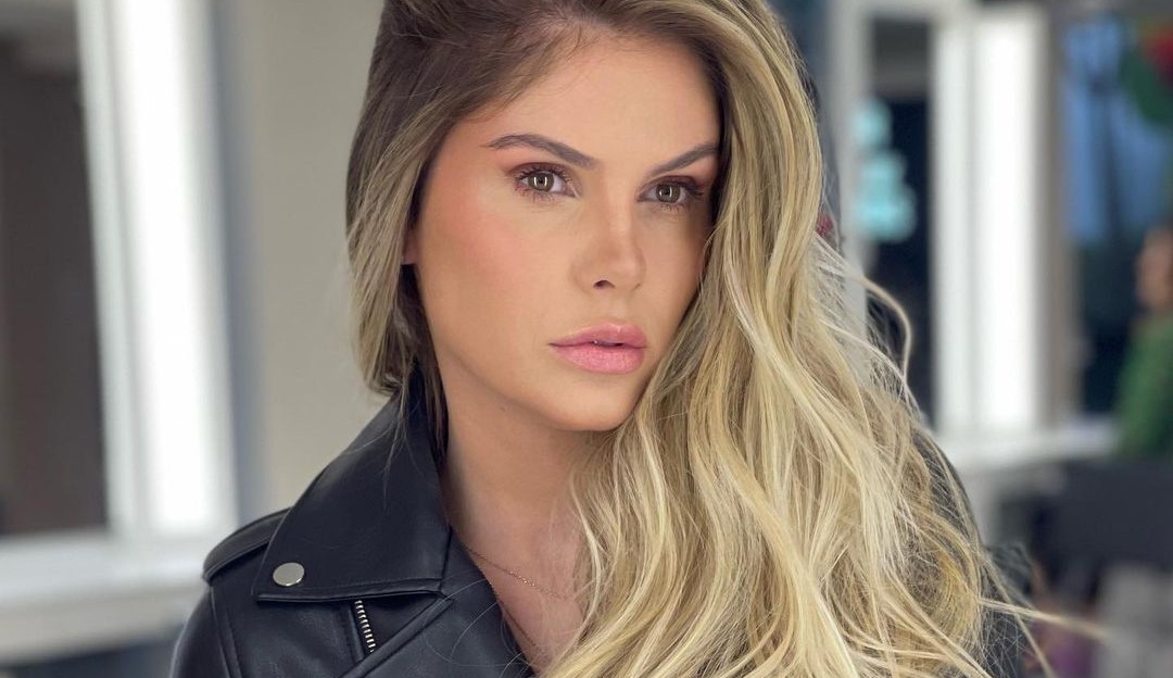 Bárbara Evans revela que vida sexual voltou ao normal após a gravidez: “Tudo é fase”