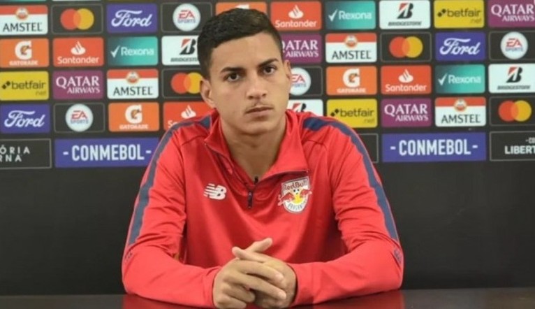 Renan, zagueiro do Bragantino, é preso após acidente de carro fatal