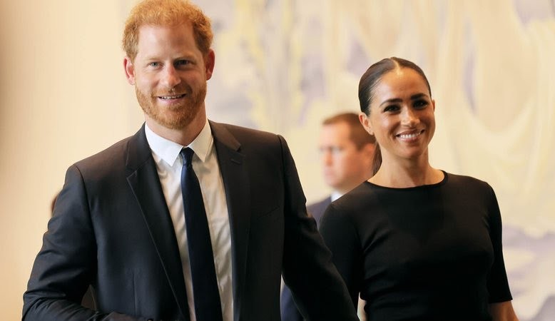 Membro da família real que cometeu racismo com os filhos de Harry e Meghan tem nome revelado em livro