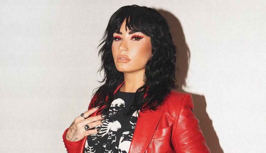 Demi Lovato fala sobre viver livre das drogas: “Nunca pensei que aconteceria comigo”