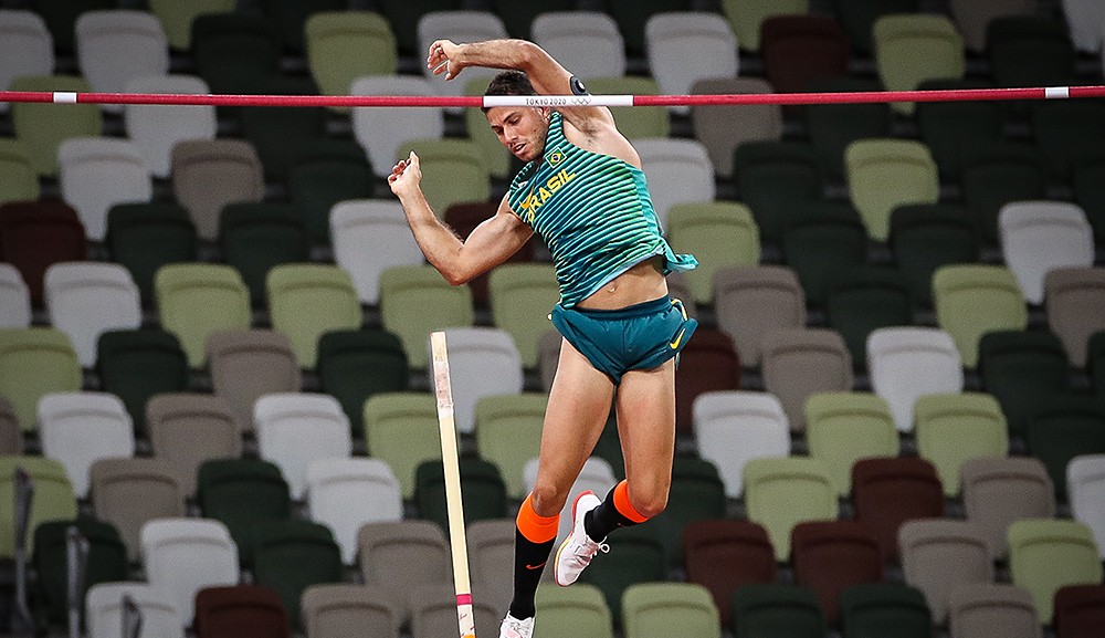 Thiago Braz fica em 4º lugar e sem medalha no salto com vara