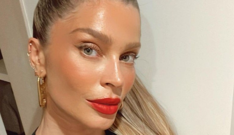 Grazi Massafera esbanja sensualidade vestindo look ousado