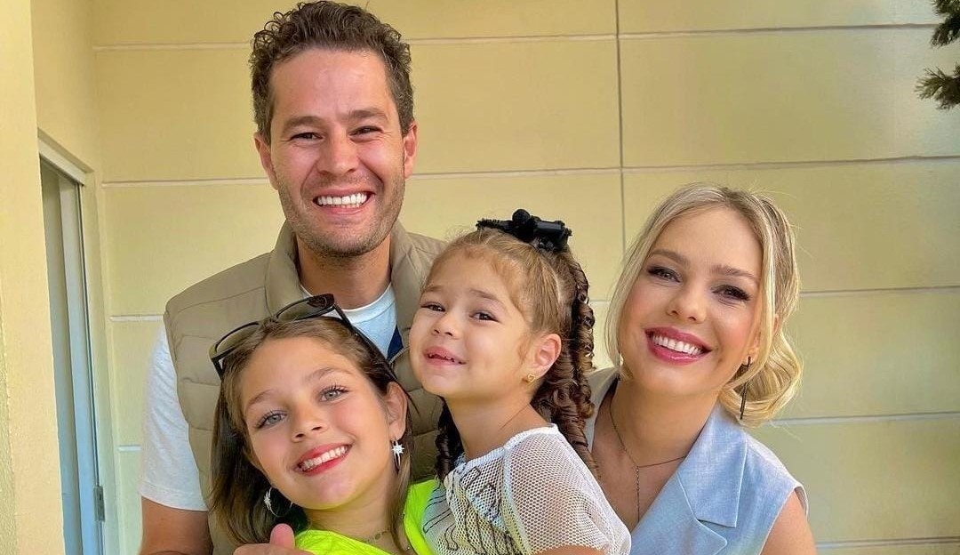 Nora de Leonardo não aparece em festa do cantor e diz: “A gente não sabia que ia ter”