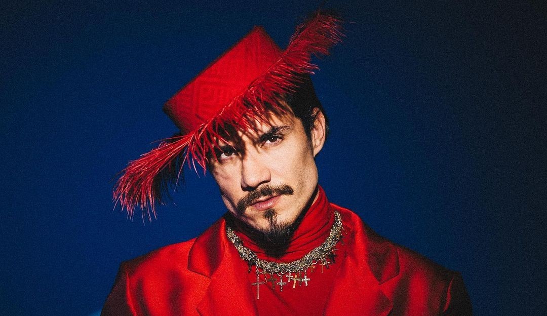 Ex-BBB Eliezer anuncia cirurgia e se preocupa com o resultado