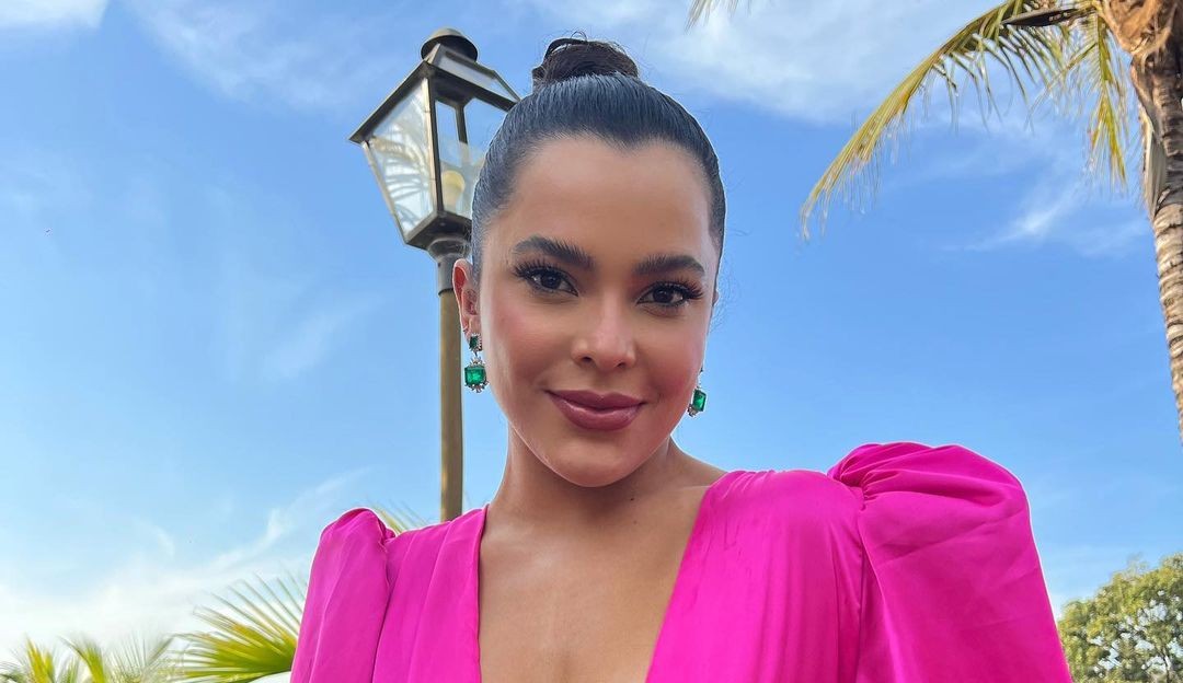 Ao ter negociação travada com “A Fazenda 14”, Emilly Araújo aproveita e tira sarro do reality