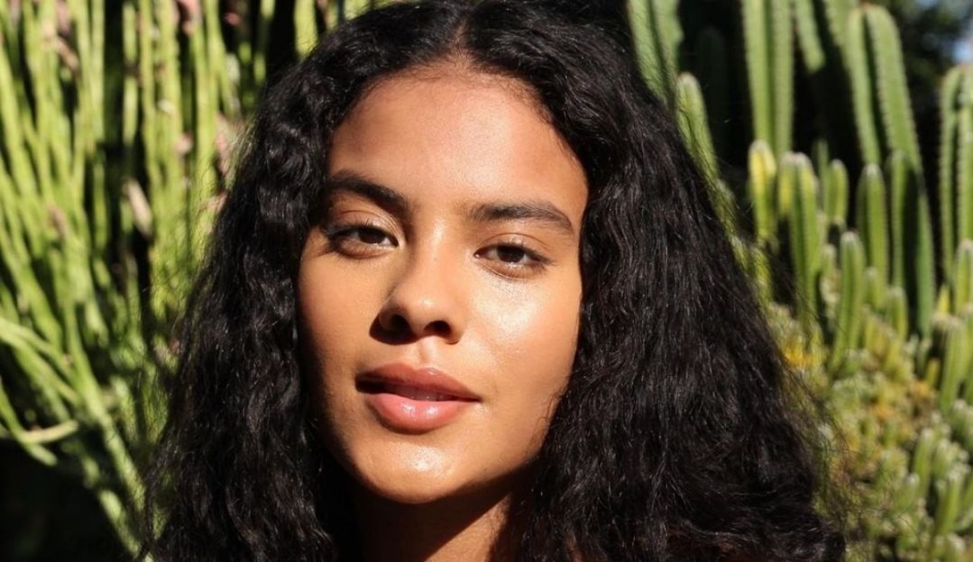 Bella Campos lembra fotos de infância na sua primeira ida ao Pantanal