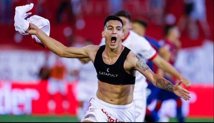 Santos intensifica negociações por meia argentino, Franco Cristaldo