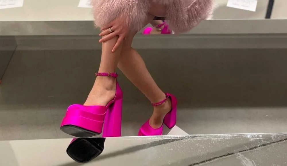 Das passarelas, para o dia a dia: Confira calçados que viraram tendências depois dos desfiles