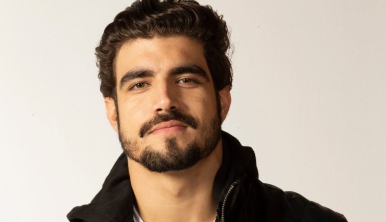 Depois de polêmica sobre pagar conta, Caio Castro pede dinheiro para comprar cestas básicas