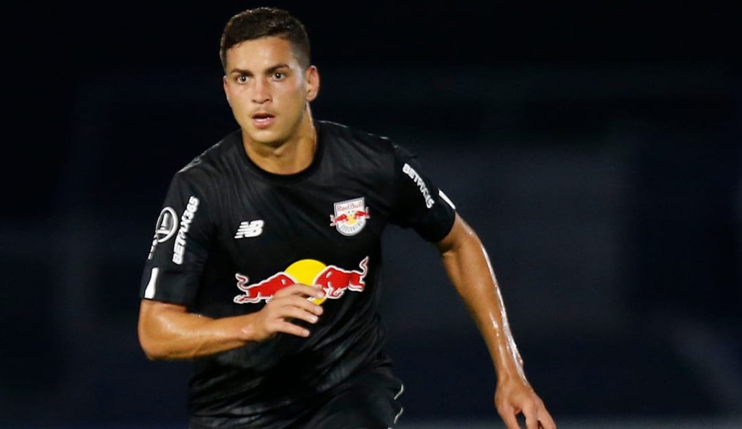 Justiça determina que fiança do zagueiro Renan seja paga à família da vítima