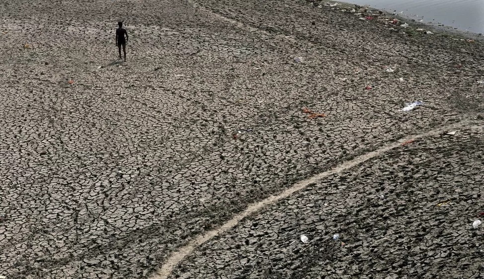 Índia sofre com mudanças climáticas e bate recorde de dias de calor extremo