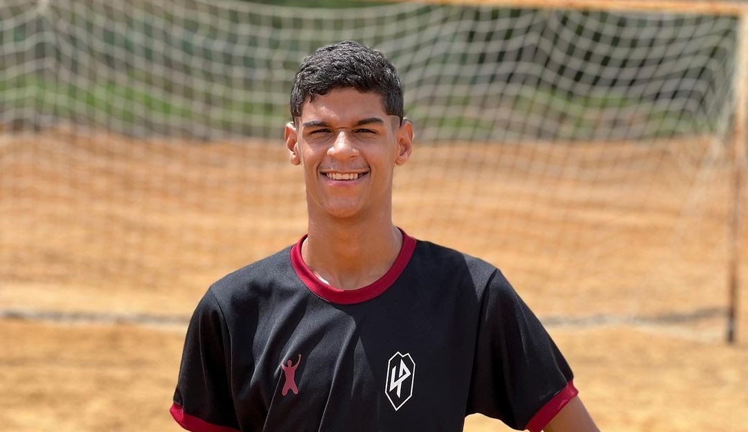 Iran Ferreira, o “Luva de Pedreiro”, assina contrato com patrocinador de Messi e da Copa do Mundo