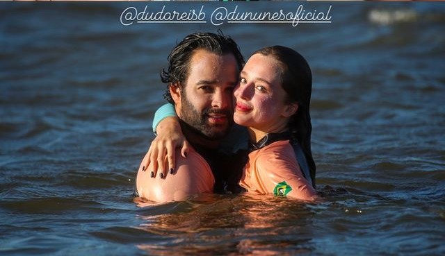 Duda Reis e novo namorado curtem juntos dia de trabalho