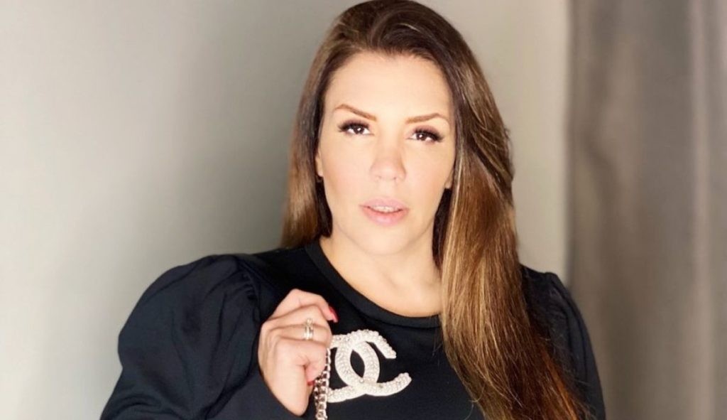 Famosos mandam mensagens de apoio à Simony após diagnóstico de câncer