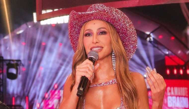 Sabrina Sato arrasa em live de carnaval “Quero transmitir todo meu amor”