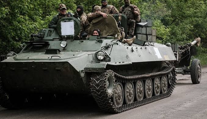 Guerra na Ucrânia: Governo ucraniano diz que foi obrigado a ceder território no leste do país