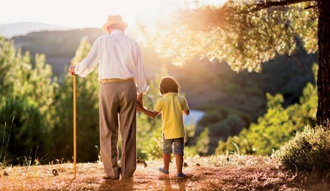 Papel desenvolvido pelos avós na pandemia foi essencial para o bem-estar dos netos