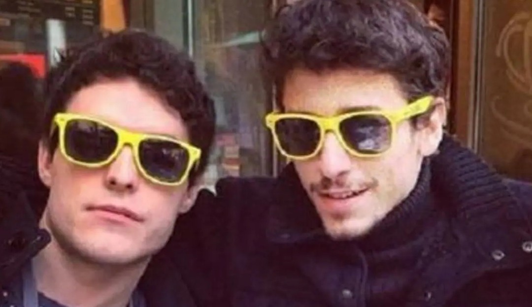 Jesuíta Barbosa vive relacionamento aberto com fotografo Fábio Audi