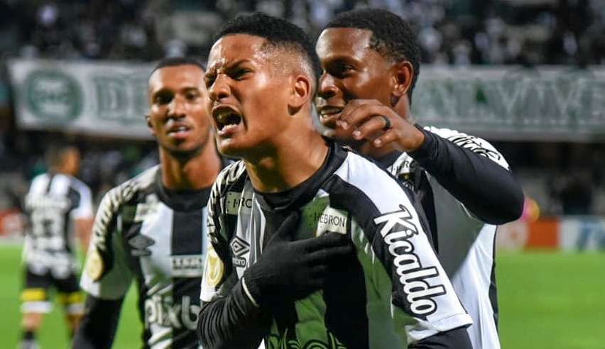 Confusão no final do jogo marca a vitória Santista