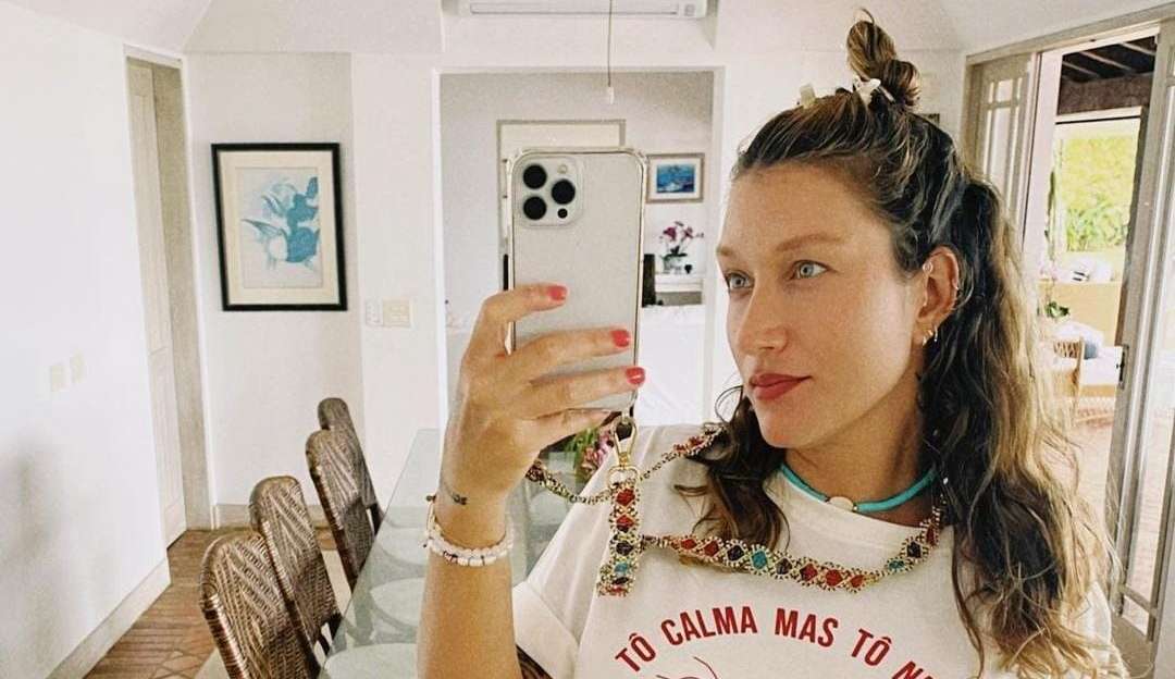 Gabriela Pugliesi faz topless e mostra barrigão no Instagram: “Solzin neles”