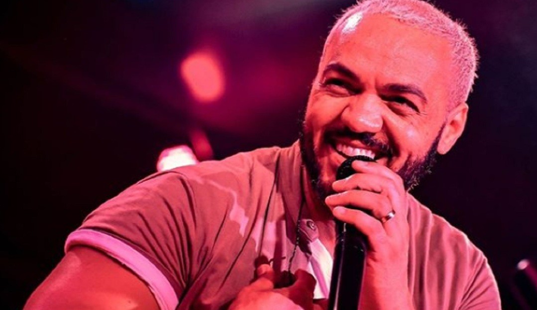 Cantor Belo é preso após fazer show no Complexo da Maré, no Rio