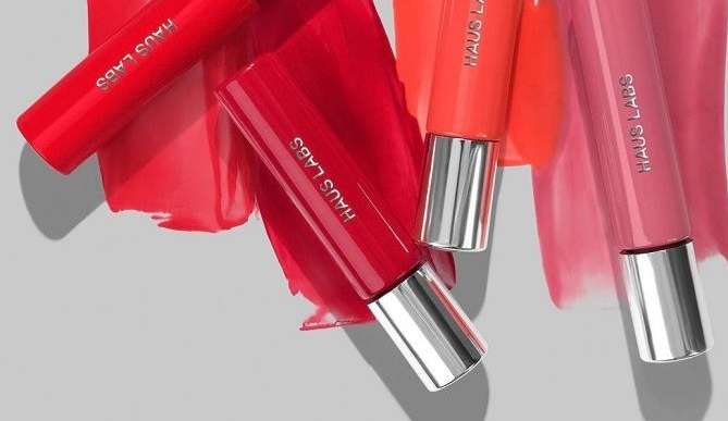 Conheça o Atomic Shake Long Lasting Liquid Lipstick, o novo batom da linha de maquiagem de Lady Gaga
