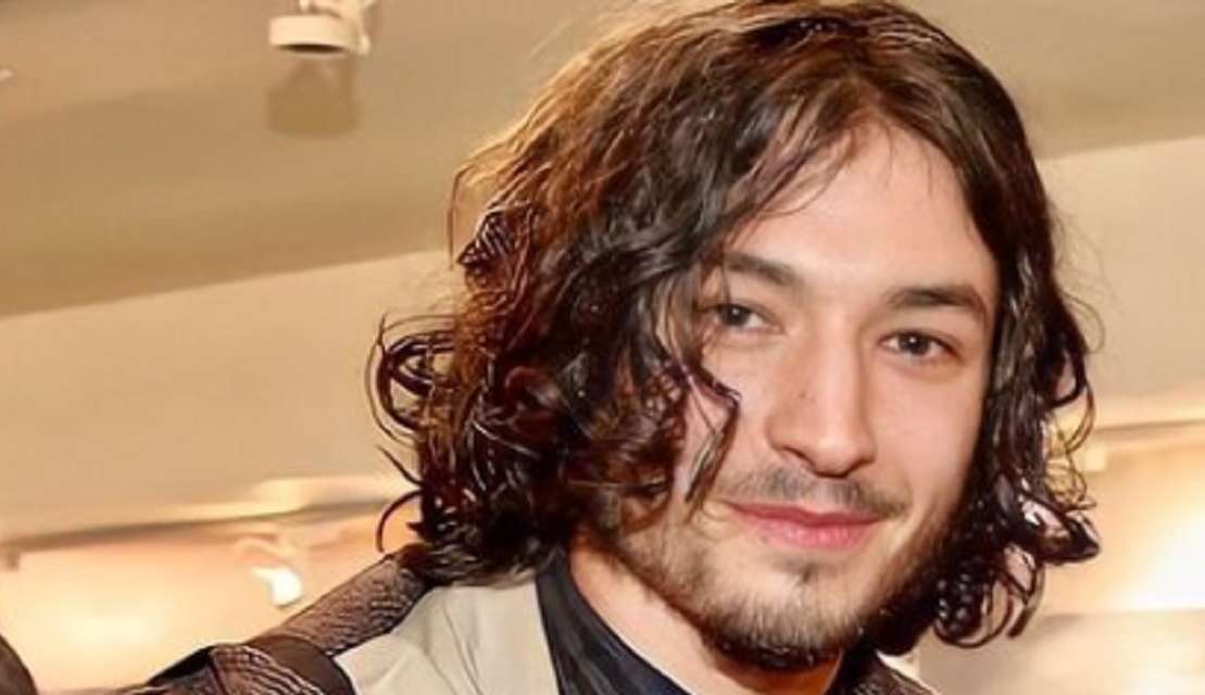 “The Flash”: Polêmicas envolvendo Ezra Miller podem levar filme ao cancelamento