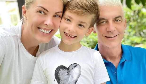 Alexandre Corrêa vence câncer e comemora junto com sua esposa Ana Hickmann