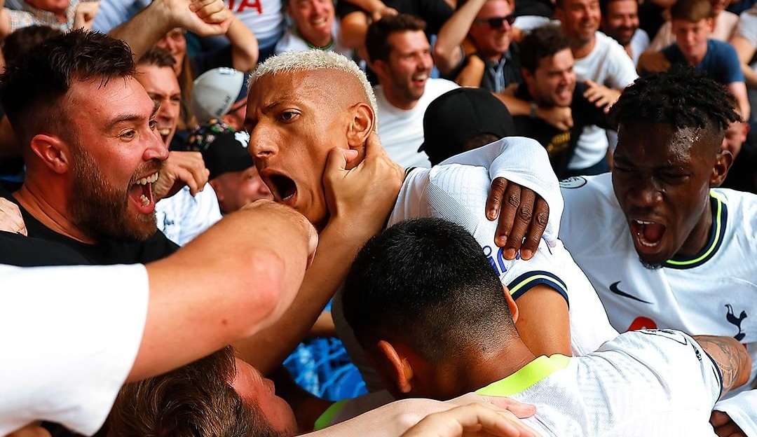 Chelsea e Tottenham ficam no empate em jogo marcado por desentendimento entre técnicos