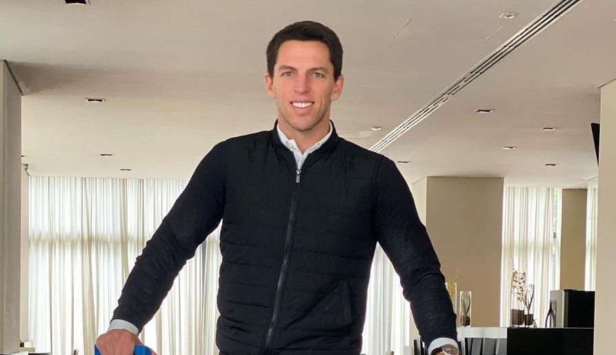 Amaury Nunes faz post no Dia dos Pais e critica Karina Bacchi