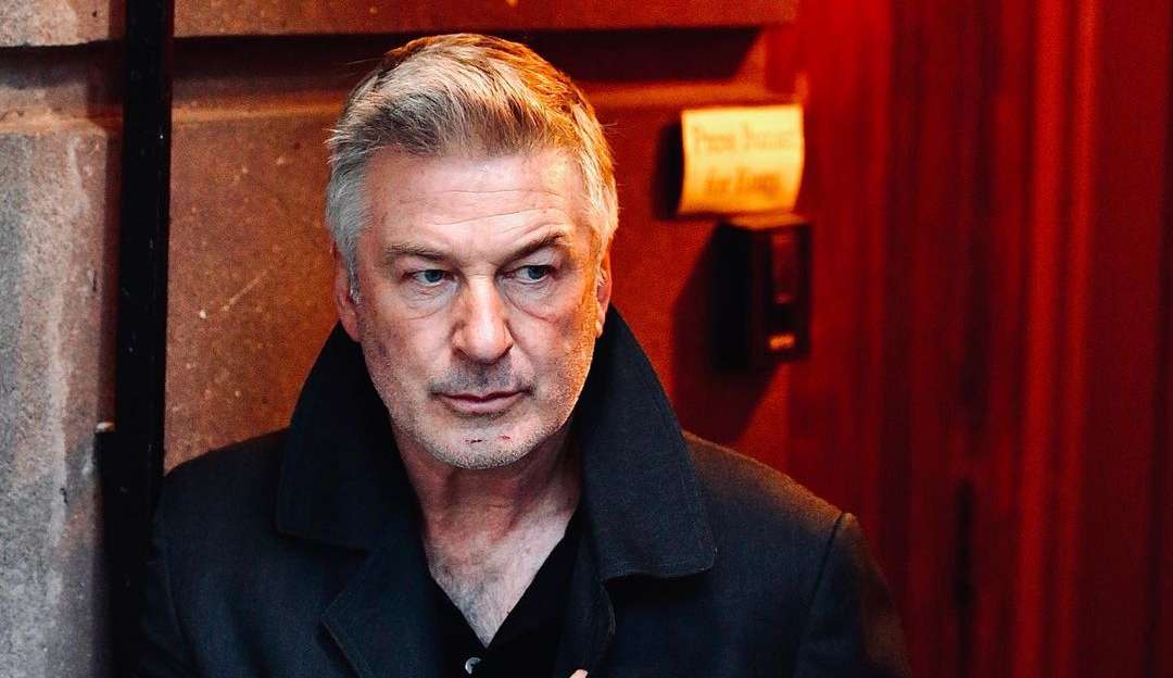 Em entrevista, Alec Baldwin diz que ele não puxou o gatilho no set de Rust