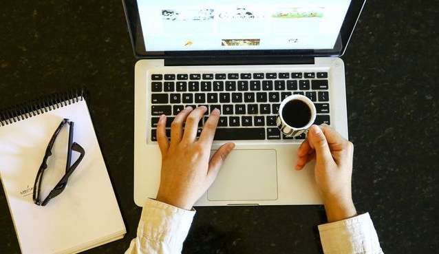 Modelo de trabalho hibrido é a preferência na busca por novo emprego