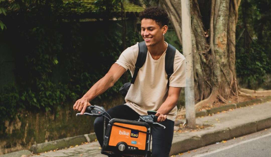 Ex-BBB Danrley Ferreira é vítima de racismo no Rio, “disse que podia me levar detido se eu não cooperasse”