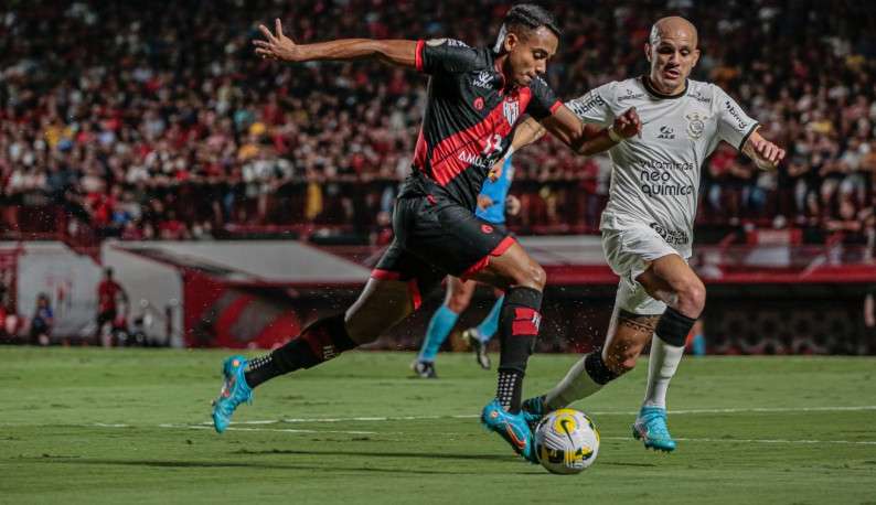 Corinthians e Atlético-GO decidem uma vaga para as semifinais da Copa do Brasil