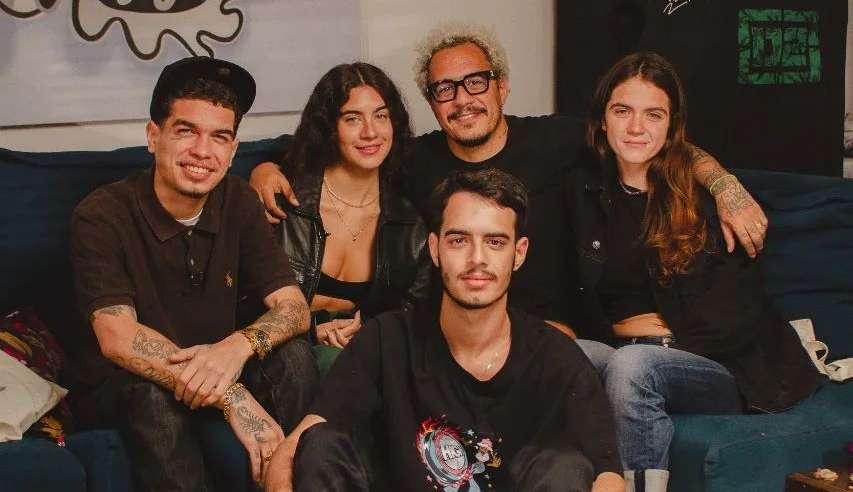 Marcelo D2 reúne filhos para uma conversa sobre cultura canábica em especial de dia dos pais