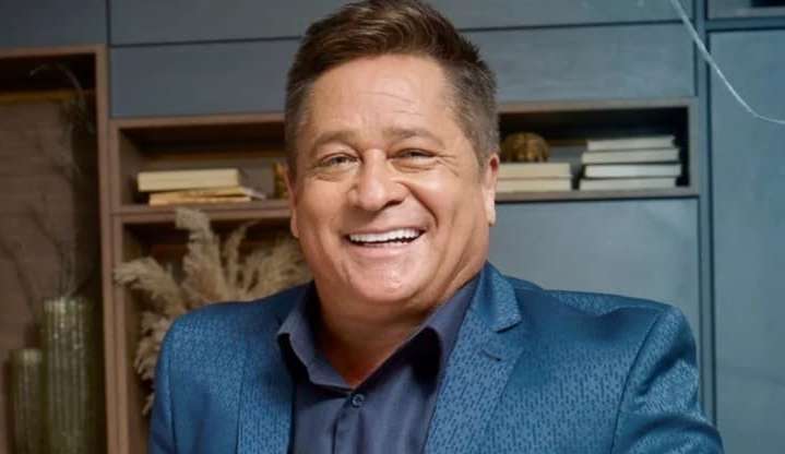 Cantor Leonardo causa polêmica ao explicar inflação:  “Uma rapariga que valia R$ 1 mil, hoje está pedindo R$ 3 mil”