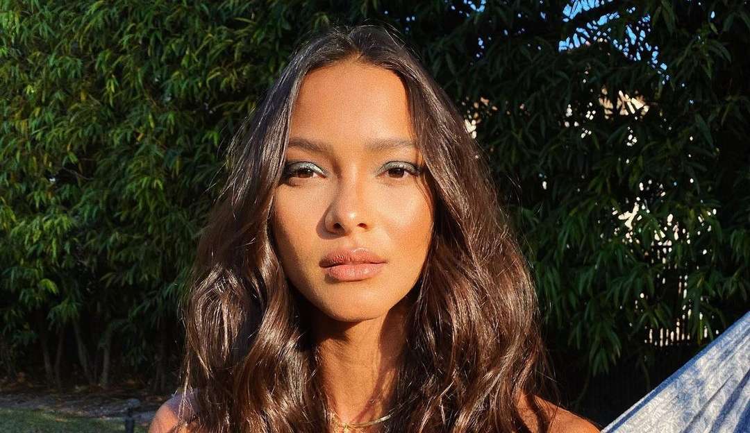 Laís Ribeiro revela seus 5 itens essenciais do guarda-roupa